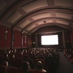 Il respiro del cinema: dai fantasmi dell’Atlantico al nuovo volto di Sua Maestà